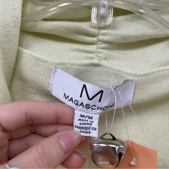 Magaschoni Yellow Flyaway Size M NWT - Picture 5 of 5